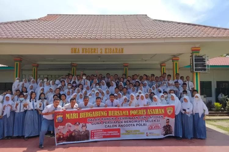 SMA Negeri 2 Kisaran dan Polres Asahan: Mempersiapkan Calon Anggota Polri